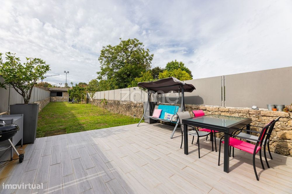 Apartamento T2+ 1 Duplex com Logradouro, Braga