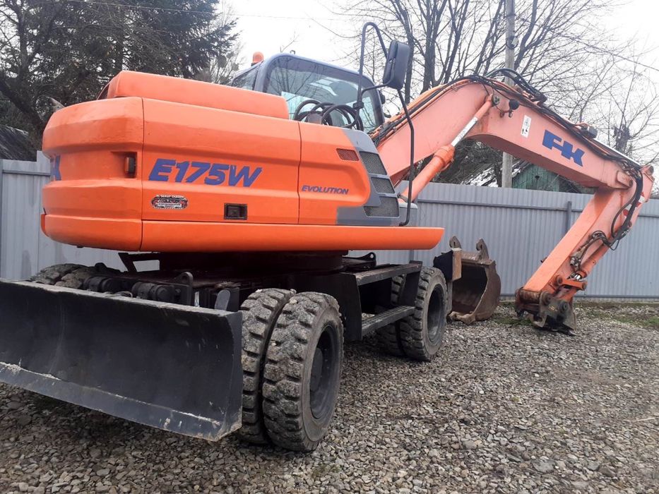 Фіат Кобелко Е 175 E