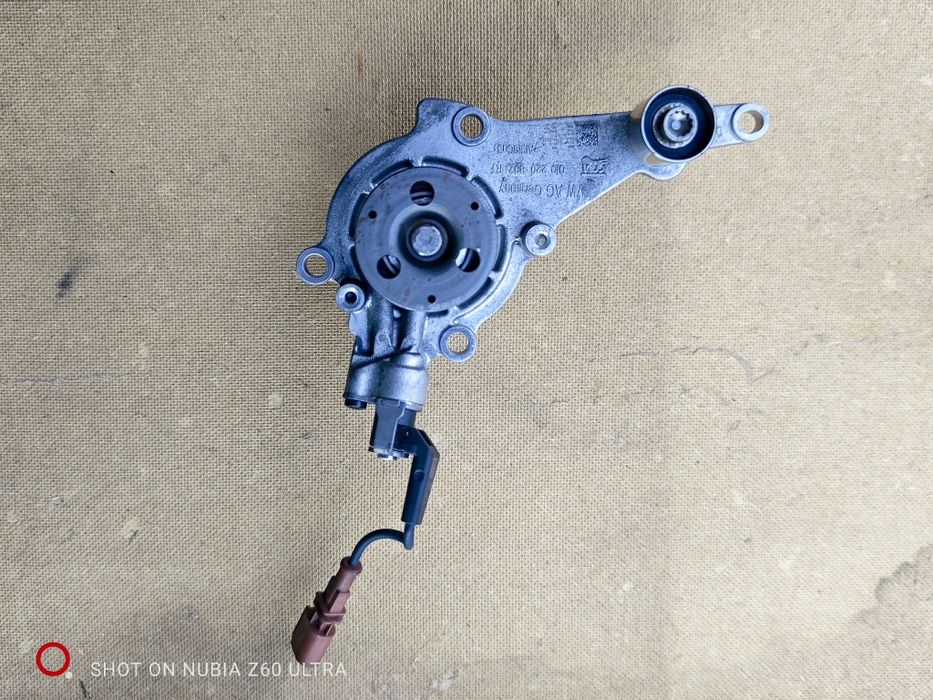 Помпа оригінал Skoda Octavia 2.0 дизель