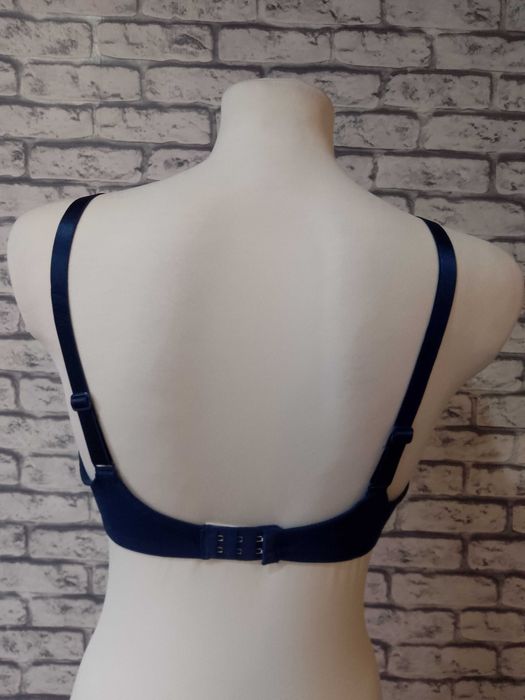 Biustonosz Triumph Contouring Sensation W01 rozmiar 75C