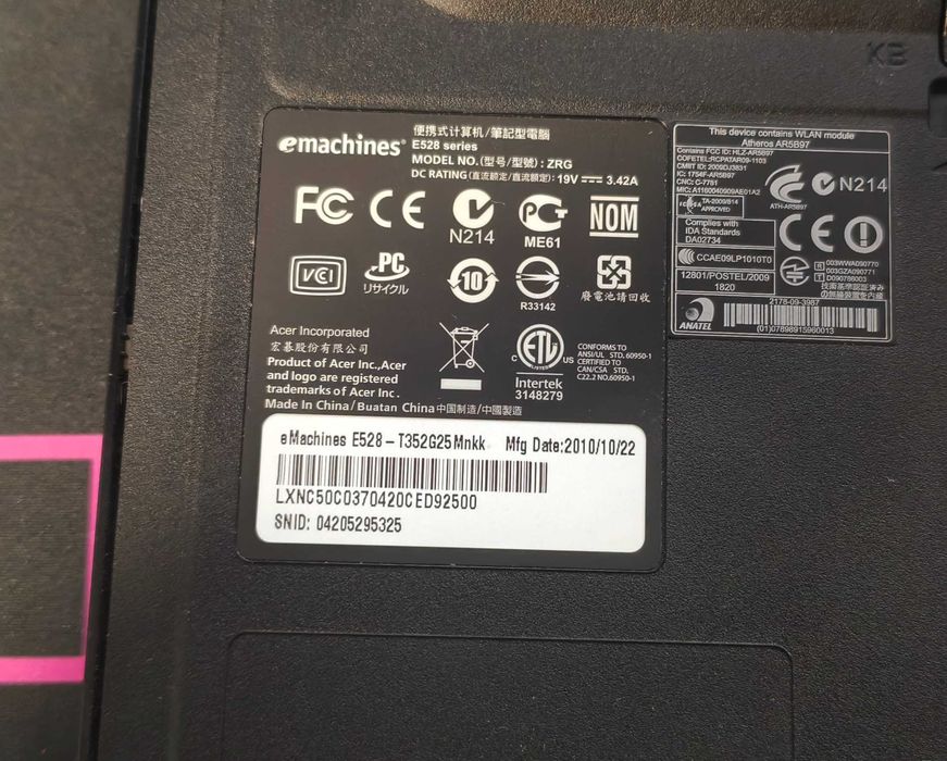 Ноутбук eMachines E528