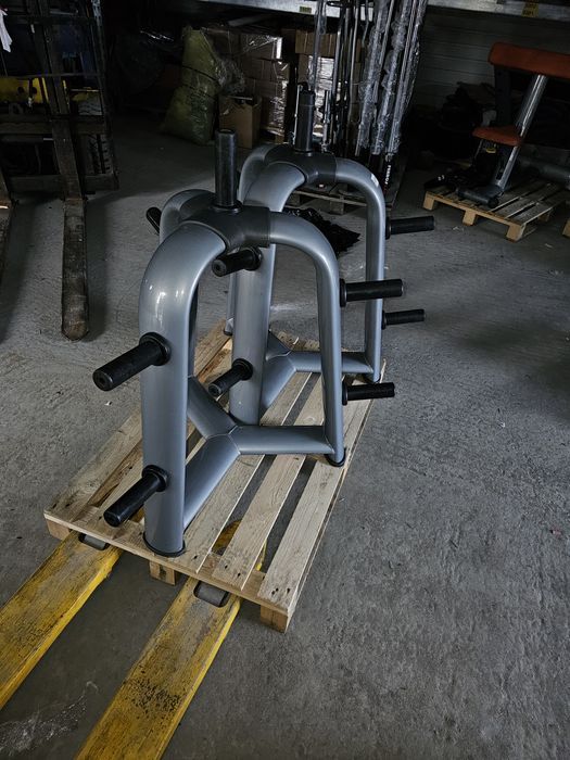 Stojaki na obciążenia  jak technogym life fitness hes olymp