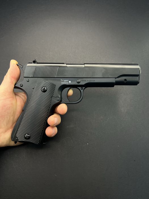 Топовий іграшковий пістолет Кольт 1911 з металу - модель Cyma ZM19