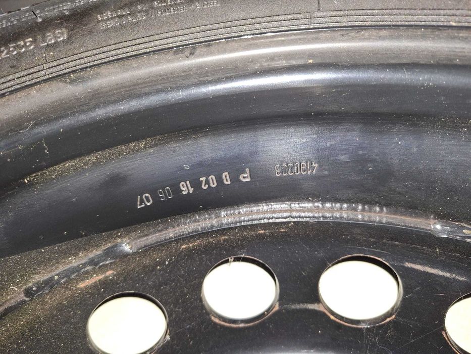 Pneu suplente mercedes R19