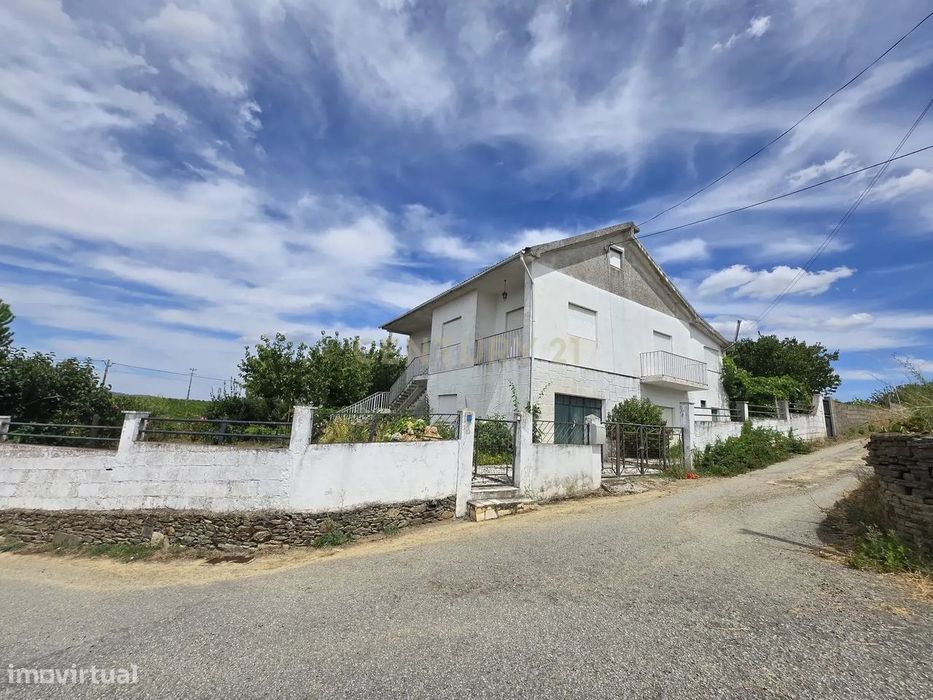 Traditional Quinta in São João da Pesqueira with Panoramic View