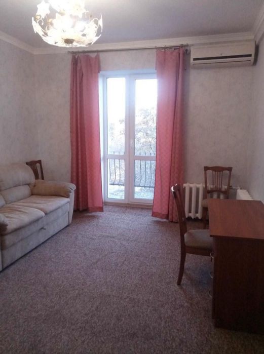 Продам 2 ком квартиру ул.Семинарская Центр сталинка ремонт (155-649)