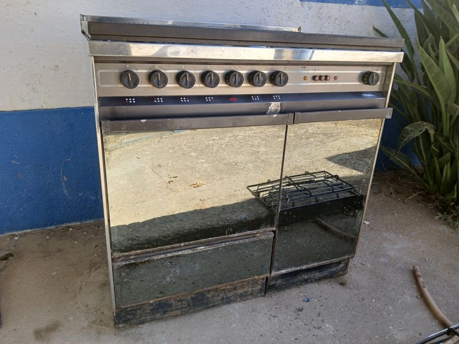 Fogão a gaz com 2 placas eletricas