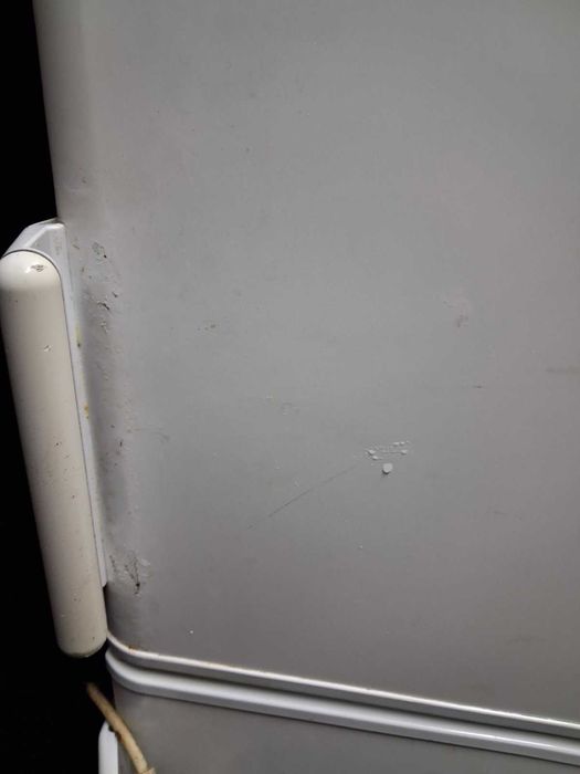 Продам холодильник б.в. Стан робочий.