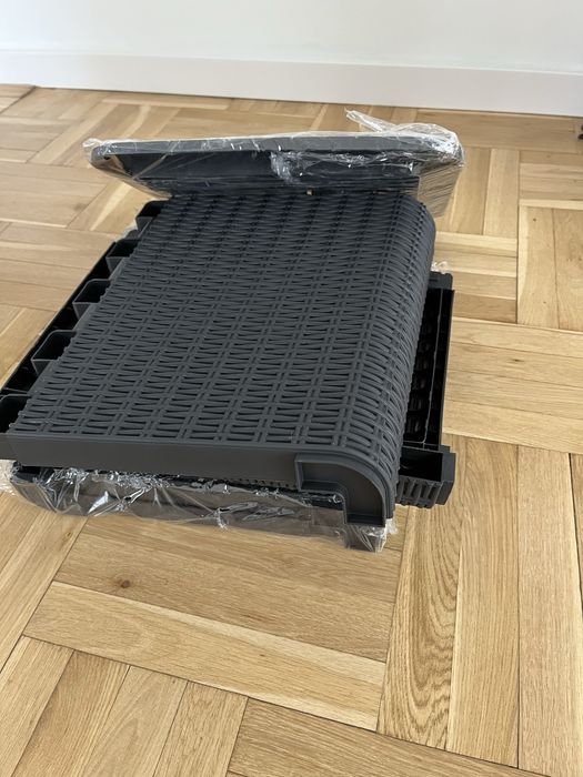 Stolik ogrodowy balkonowy ze schowkiem