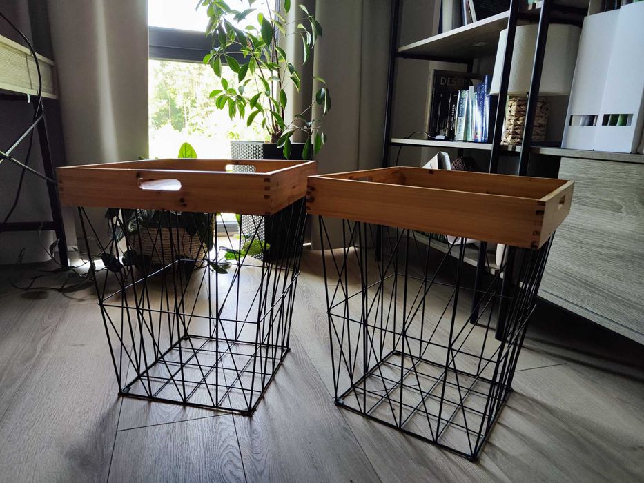 Dwa stoliki w stylu industrialnym