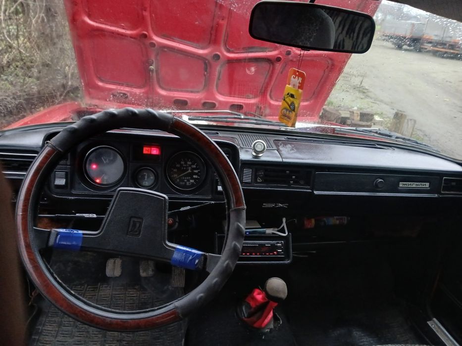 Ваз 2105 продам кузов ходова гарному  стані треба робити мотор