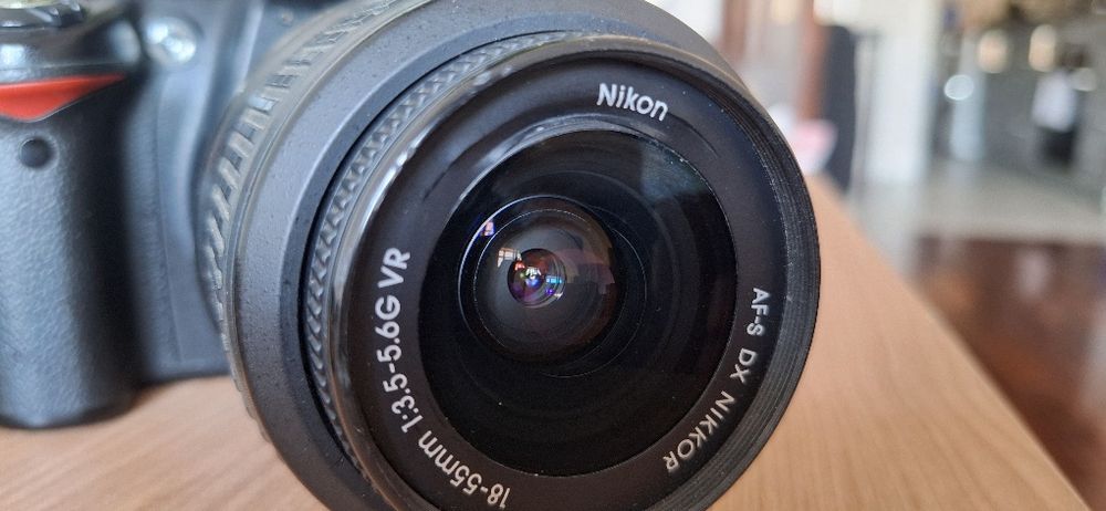 Câmera Nikon D3000 + Lente 18-55mm + Acessórios

Vendo Nikon D3000