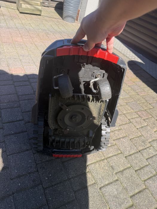 Robot koszący STERWINS
