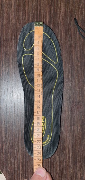 Продам туристические кроссовки KEEN р.37