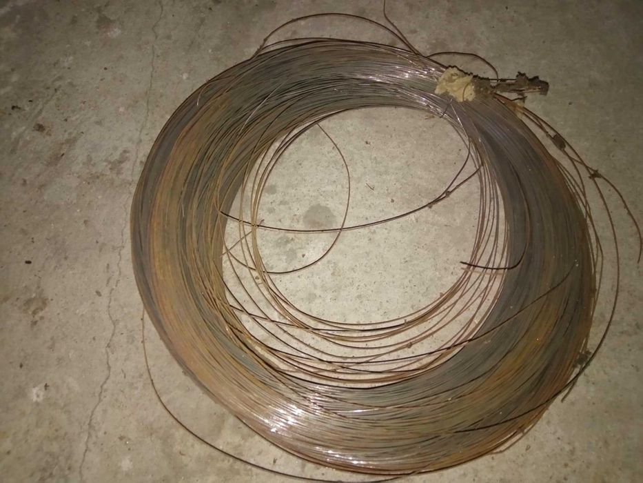 Drut stalowy metalowy cienki w kręgu druty stalowe metalowe 1kg