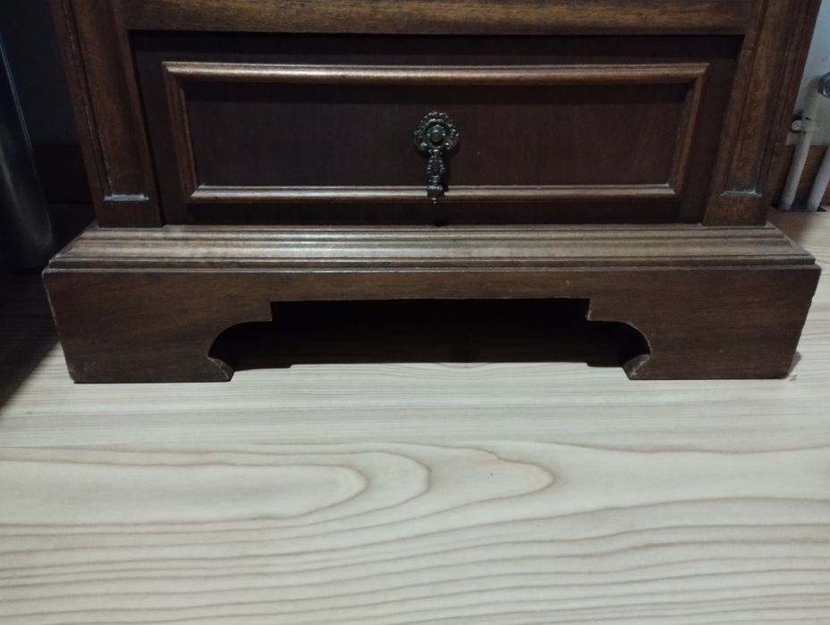 Mesinha de cabeceira