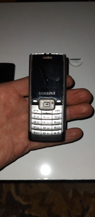 Телефони 2штучкі.