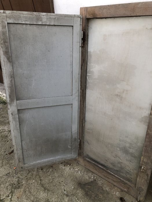 Quatro janelas antigas completas