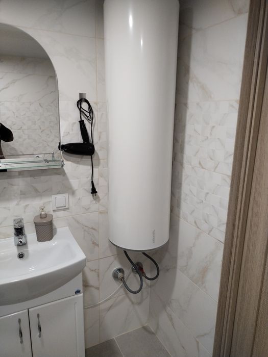 Сдам посуточно,подобово Двухуровневую  студію на левом березі район 9-