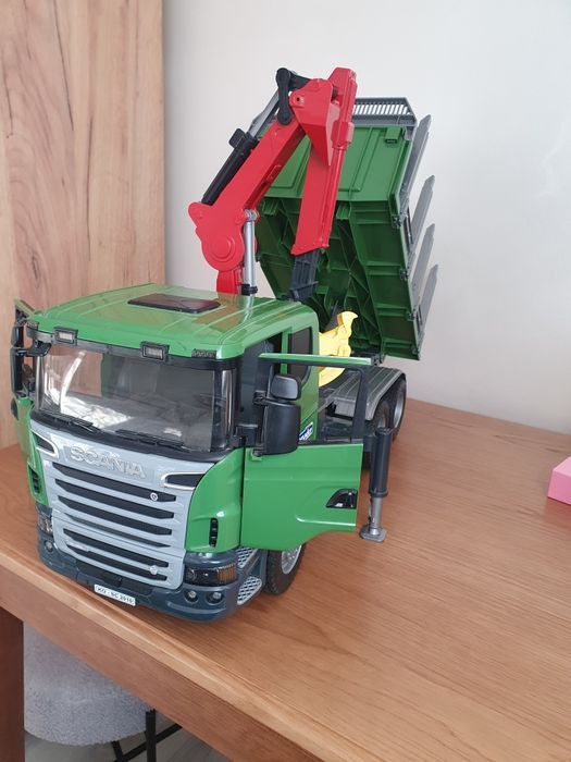SCANIA bruder 1/16 стан гарний