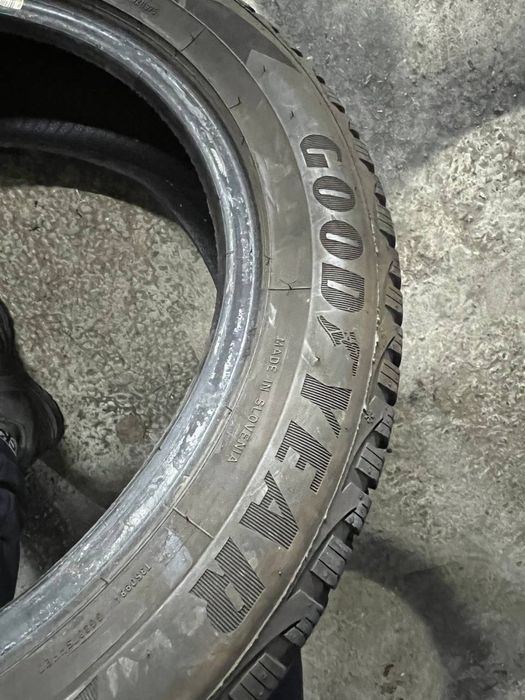 Автошини зимові GOOD YEAR 205/55/16 (2шт)Колеса,Гума,Скати, Шини)