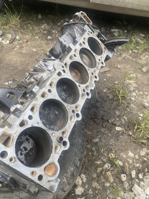 Блок двигуна 1 ванос м52б28 m52b28 2,8 бмв е39 е36