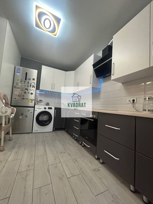 Продам 1-кімнатну квартиру з ремонтом і меблями у новому будинку