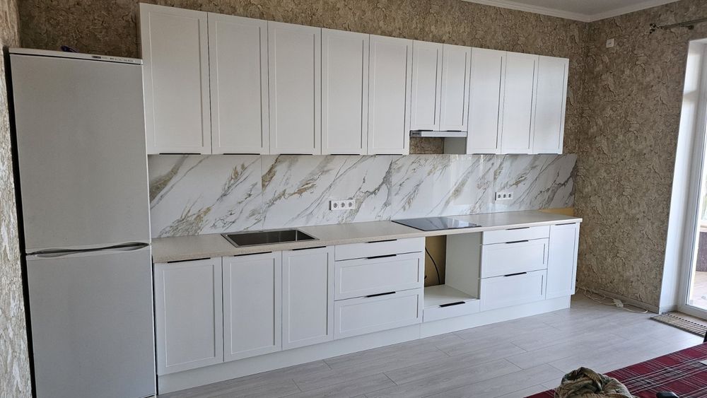 Кухня Кухні Кухни в Одесі зі складу.Фарбовані Фасади МДФ .В Одесі