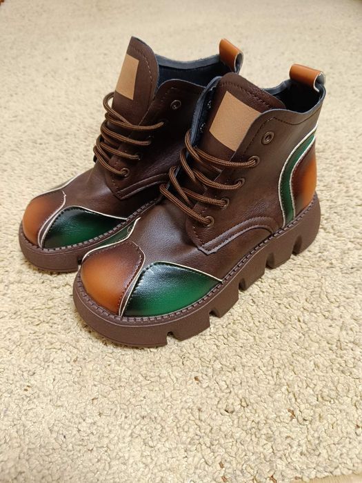 Ботинки демисезонные новые