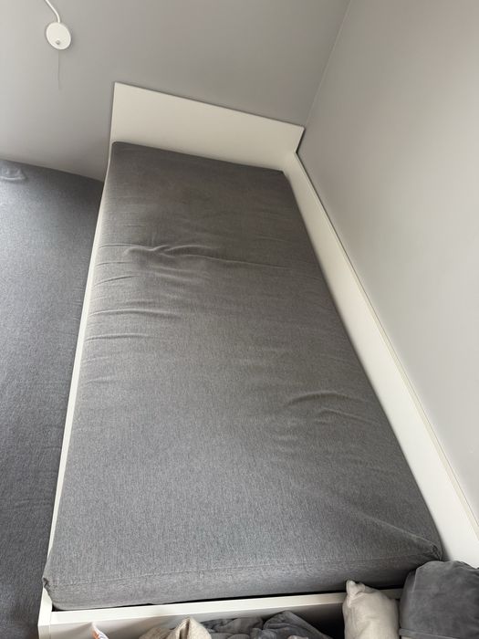 Kanapo-łóżko z podnoszonym stelazem