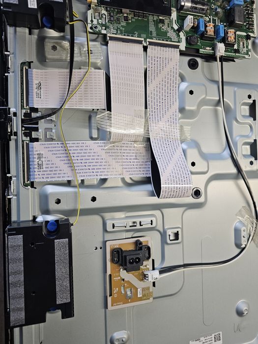 Telewizor Samsung 43" UE43NU7122K uszkodzony