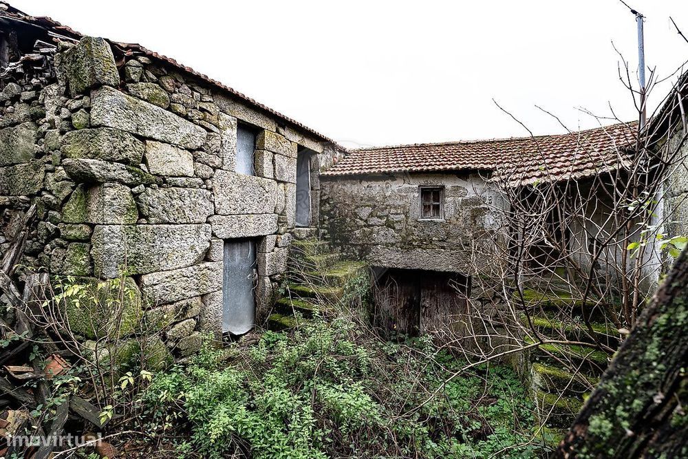 Moradia T4 para venda