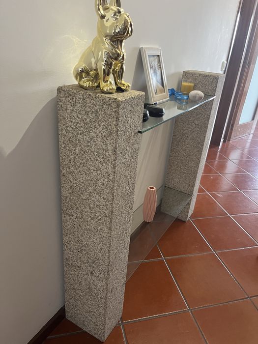 Aparadores de pedra e vidro