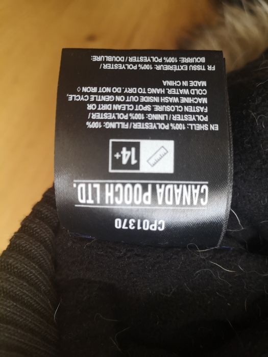 Для собачки одежда.