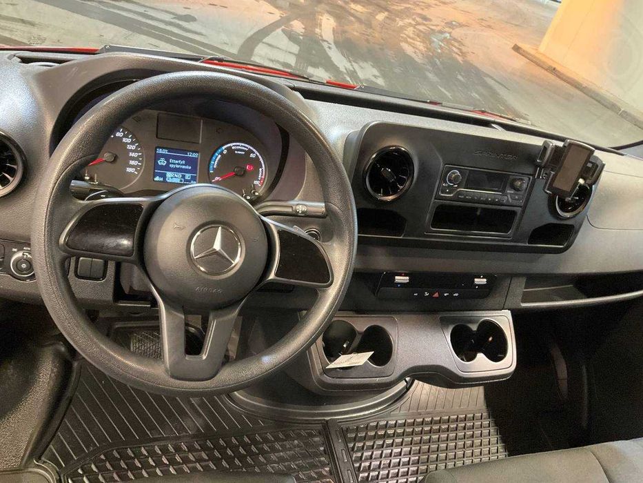 MERSEDES eSprinter electrica 54kw 200km 11м3