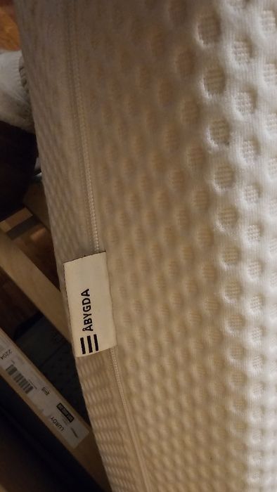 Cama de casal 140x200 ikea Malm + colchão Abygda