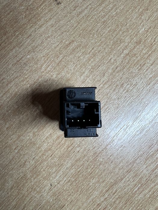 Блок AUX центарльноі консолі VW Passat NMS (USA)