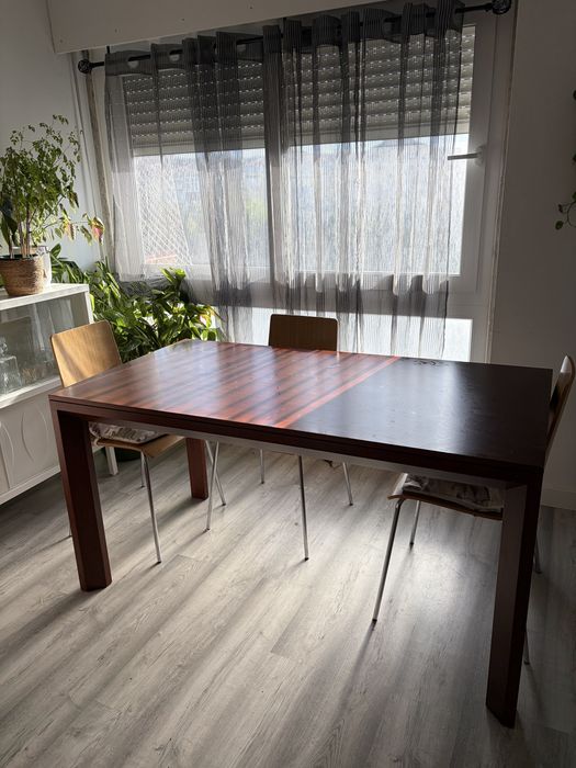 Mesa de Jantar em Madeira Maciça – Castanho Escuro