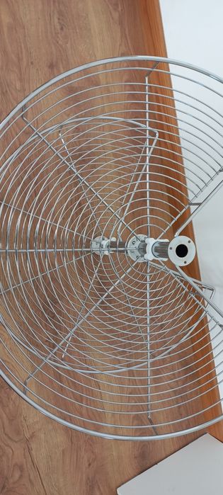 Estante giratória para canto de cozinha