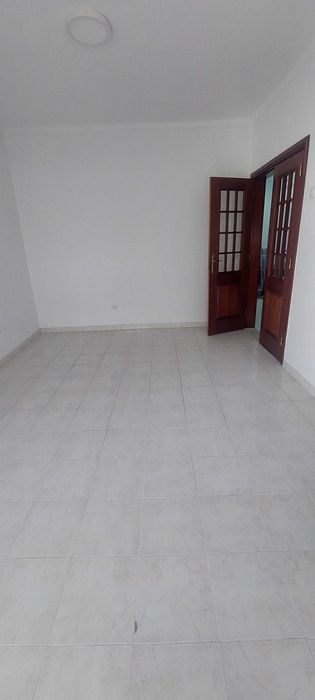 Descubra este acolhedor Apartamento T1, ideal para quem procura qualidade de vida, comodidade e proximidade a tudo.