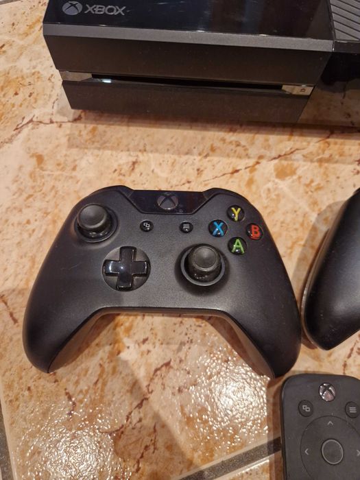 Xbox One, 2 comandos + 1 comando TV