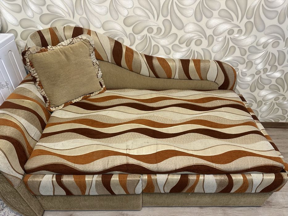 Терміново продаю диван