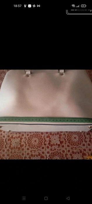 Torebka do ręki ,posiada pasek