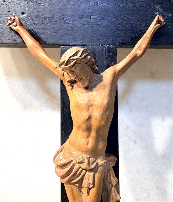 Antigo crucifixo do Sec XIX com magnífica escultura de Cristo