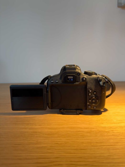 KIT Canon T7i (800D) com lente e acessórios