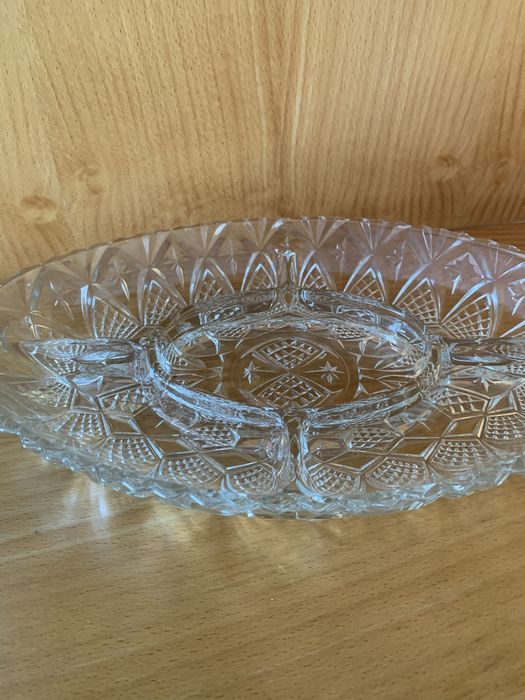 Prato de vidro para aperitivos