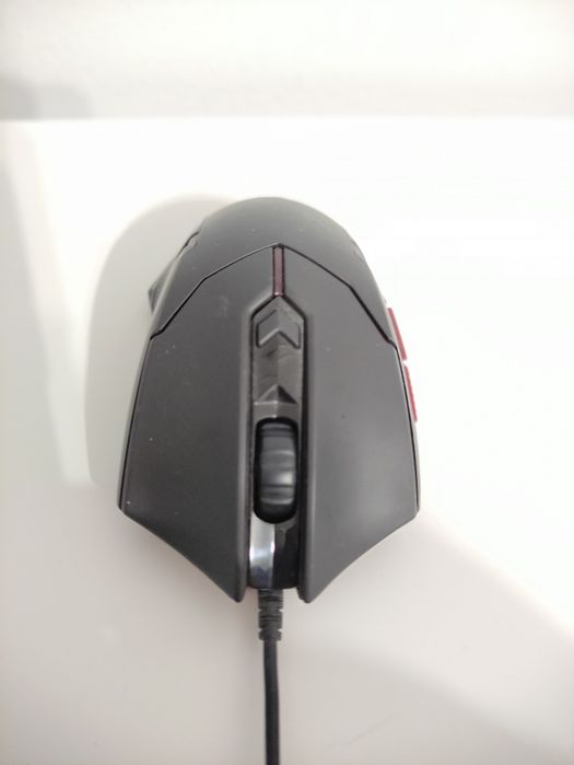 Rato MSI gaming com pesos