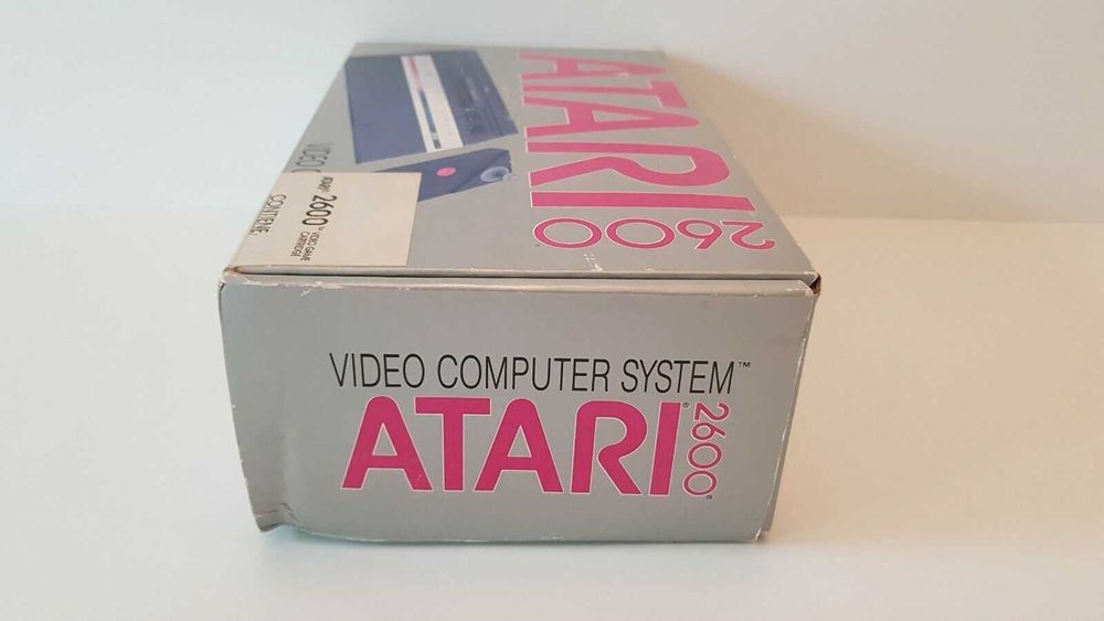 Consola Nova Atari 2600 Completa na Caixa com 32 Jogos
