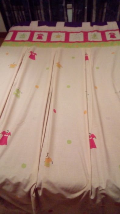 cortinados e capa de edredon ,como novo para criança