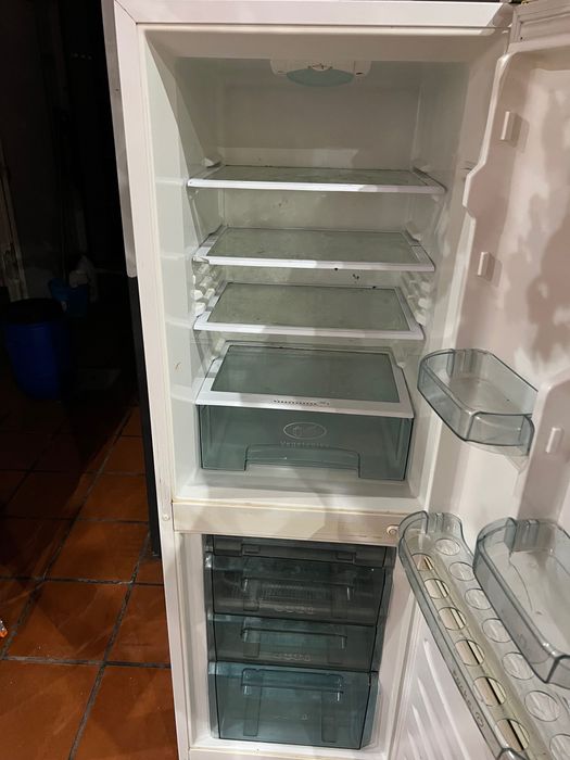 Frigorífico à venda